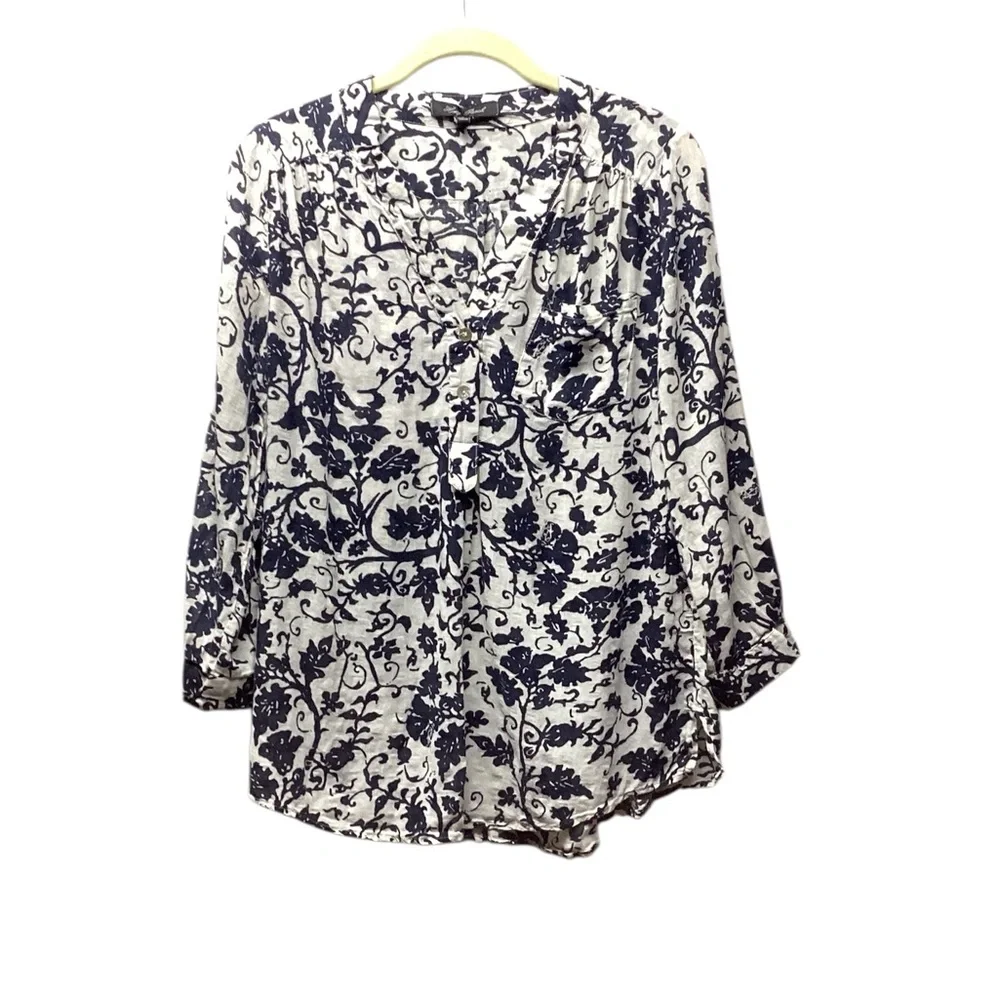 Honey Punch vneck Navy print Blouse Size Small